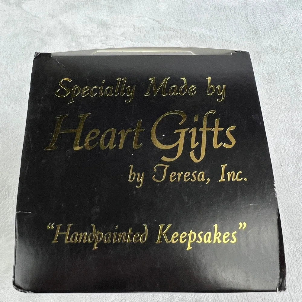 Heart Gifts T-Rex Skeleton Glass Ornament Smithsonian Natural History Museum